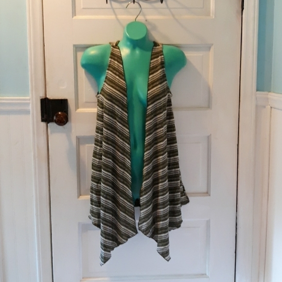 Beauties large cardigan - Picture 1 of 2